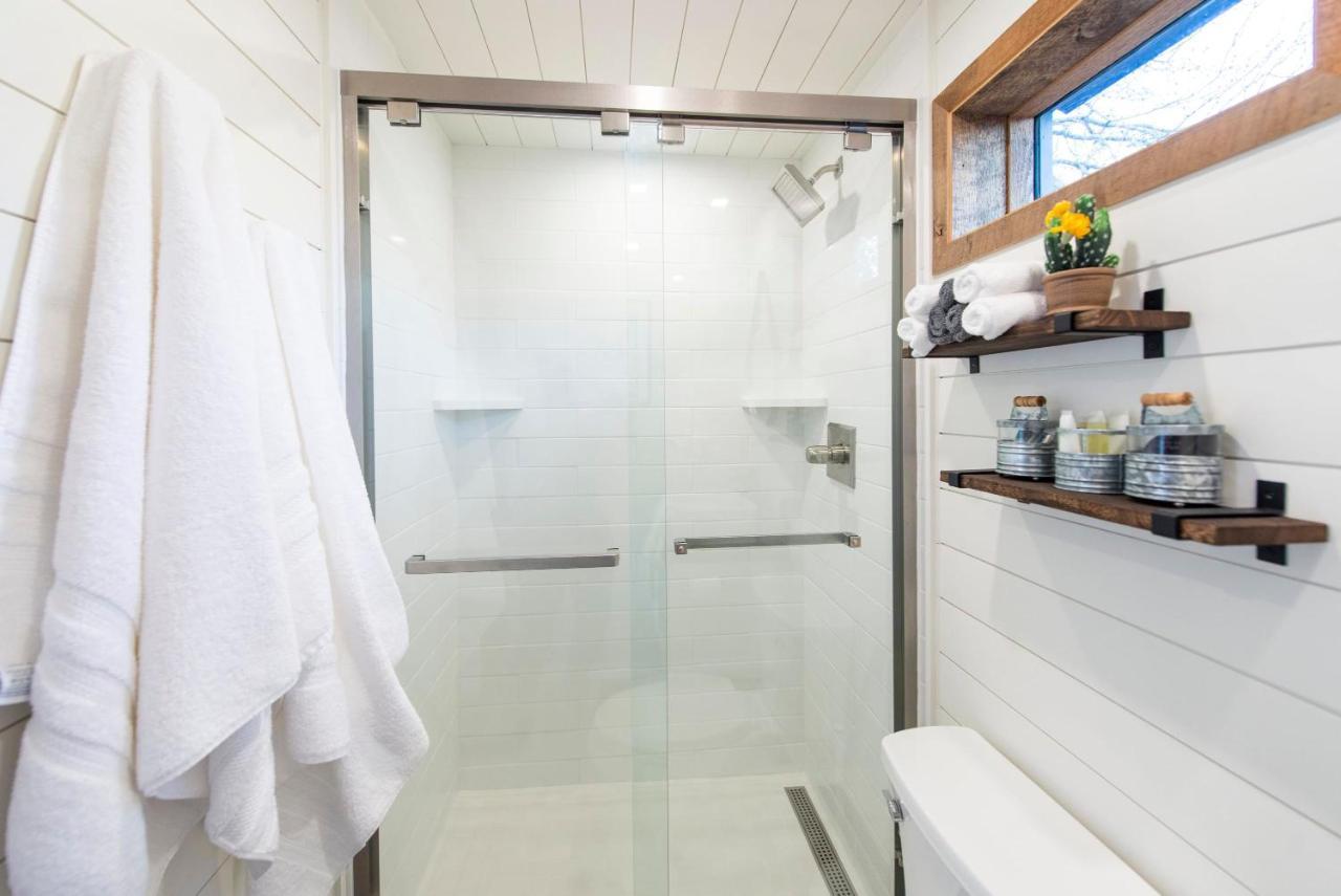 New The Lone Star Shipping Container Villa Фредериксбург Екстериор снимка